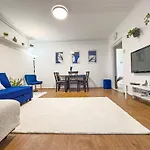 Panoramic 2Br Home-Free Parking-Ac-Top Floor