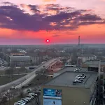 Panoramic 2Br Home-Free Parking-Ac-Top Floor