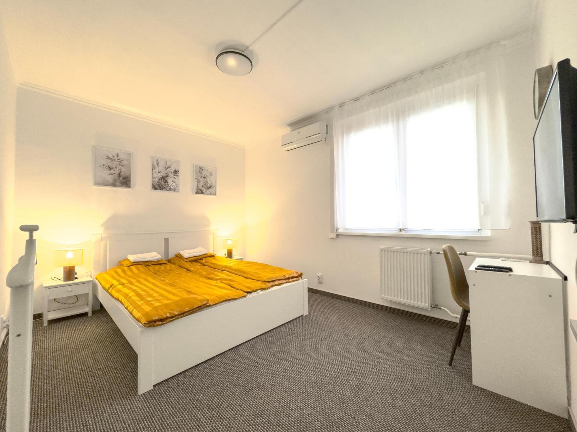Panoramic 2br Home-free Parking-ac-top Floor Apartment