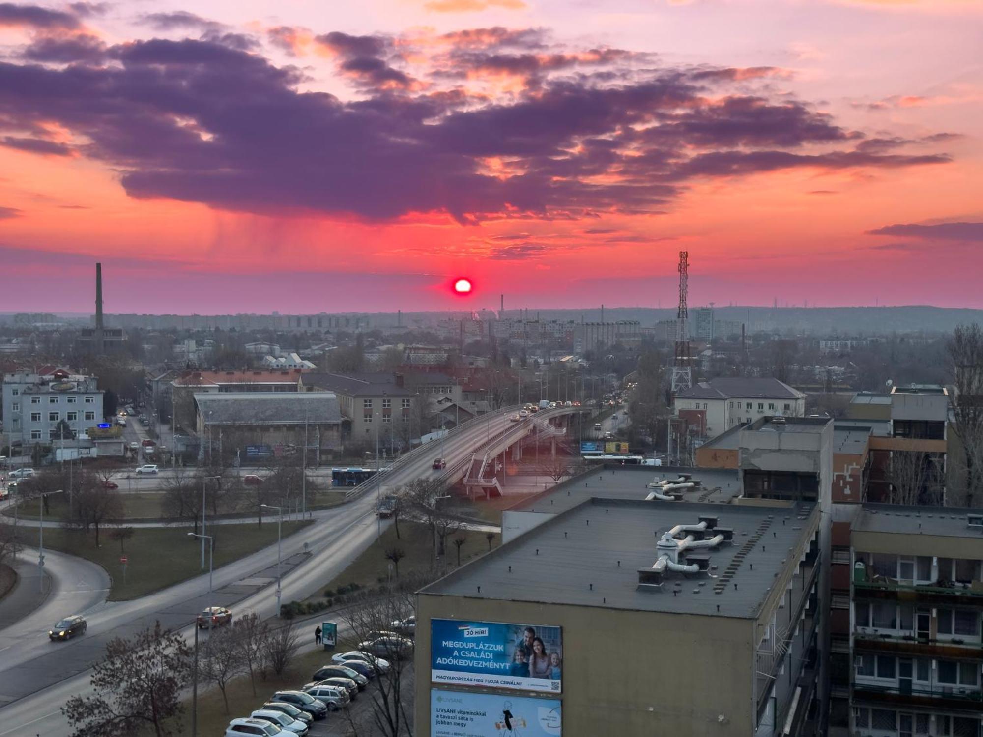 Apartment Panoramic 2br Home-free Parking-ac-top Floor