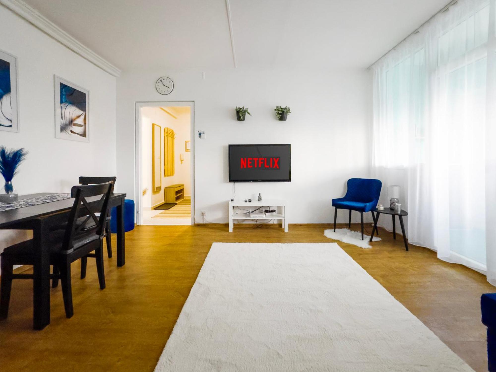 Panoramic 2br Home-free Parking-ac-top Floor Apartment